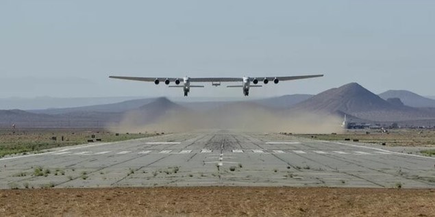ششمین پرواز آزمایشی بزرگترین هواپیمای جهان زودتر تمام شد